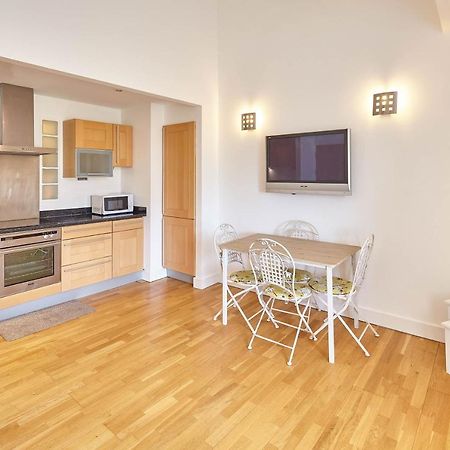 Host & Stay - Penthouse Pad Скарбъро Екстериор снимка