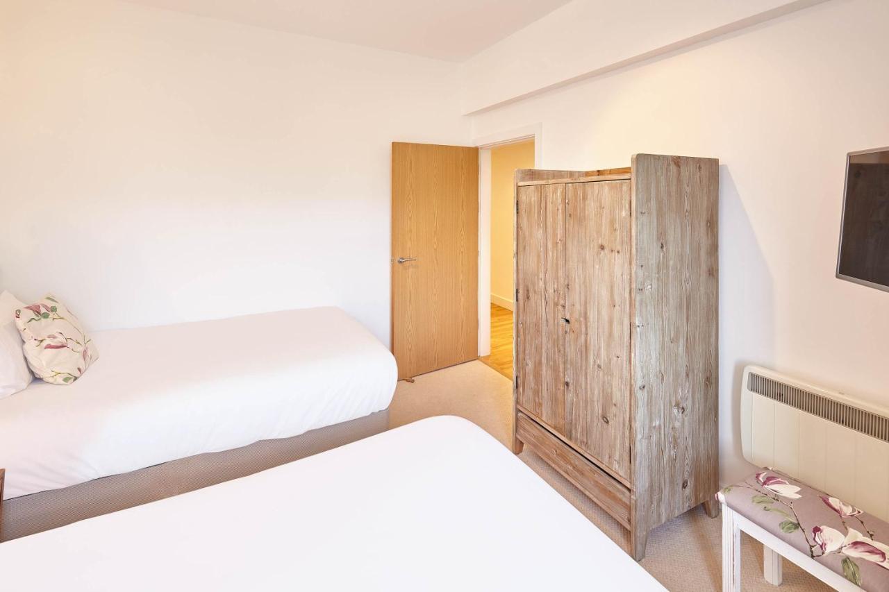 Host & Stay - Penthouse Pad Скарбъро Екстериор снимка