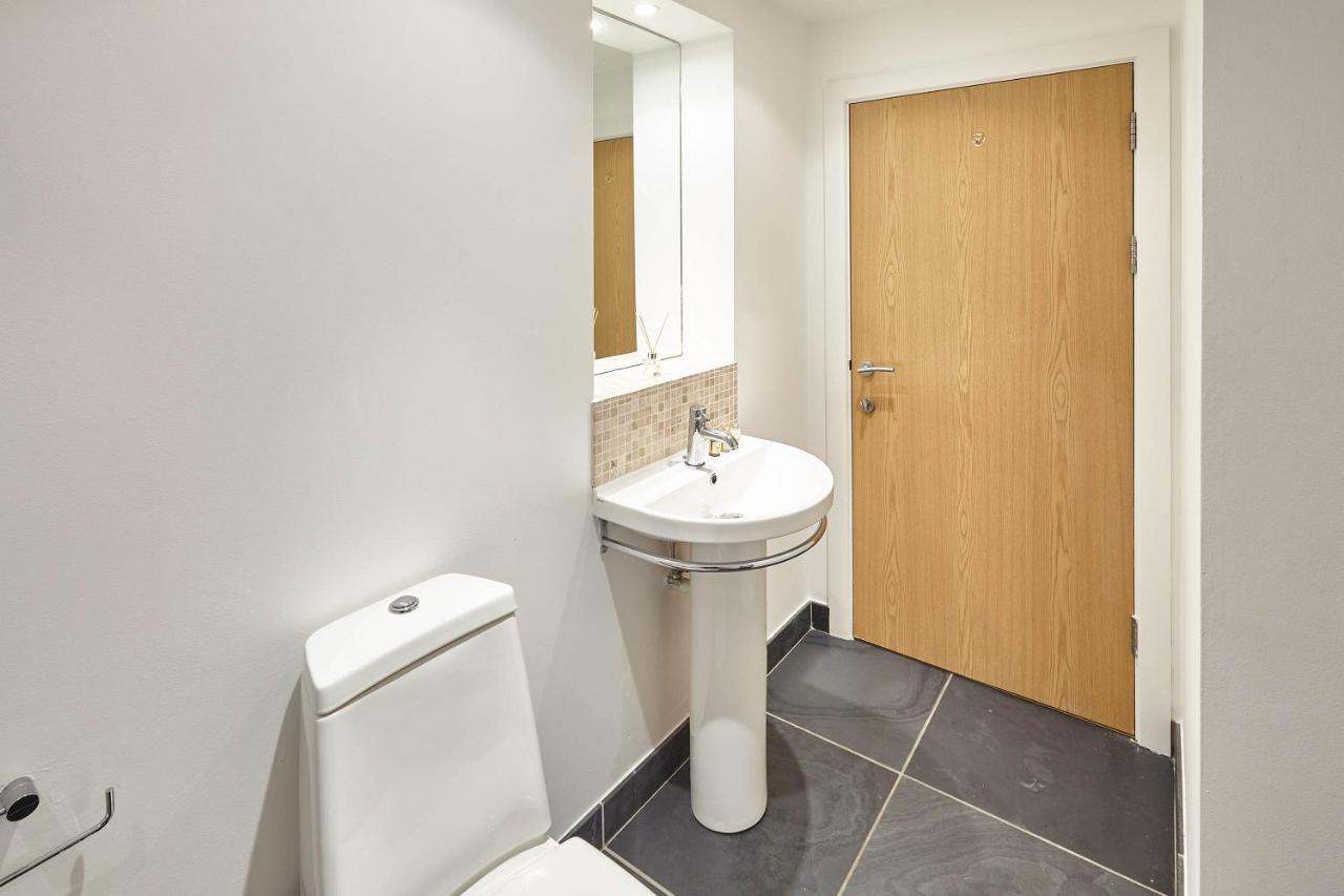 Host & Stay - Penthouse Pad Скарбъро Екстериор снимка